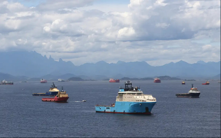 Demora 3 anos remoção de 80 navios abandonados na Baía da Guanabara