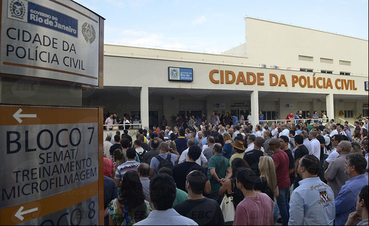 Policiais pedem ao STF, porte de arma de fogo nos locais de votação