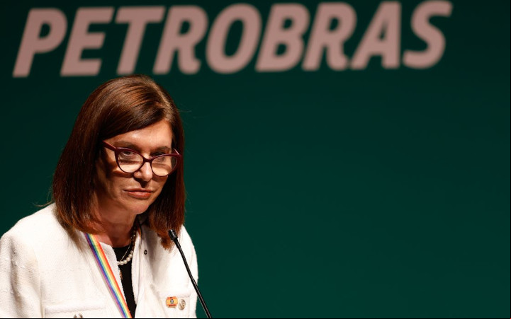Presidente assume Petrobras definindo rumos da transição energética